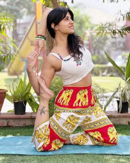 Iris Vatrana feet photo 2