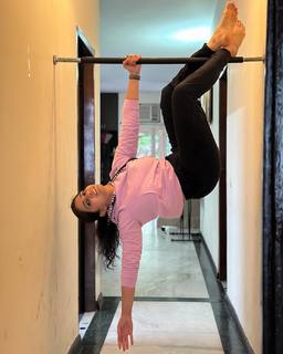 Iris Vatrana feet photo 16