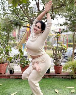 Iris Vatrana feet photo 4