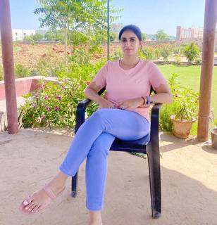 Iris Vatrana feet photo 8