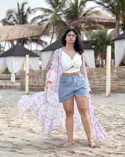 Iris Vatrana feet photo 1