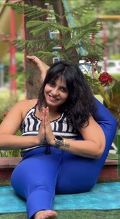 Iris Vatrana feet photo 20