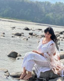 Iris Vatrana feet photo 20