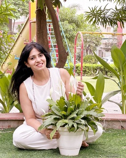 Iris Vatrana feet photo 14