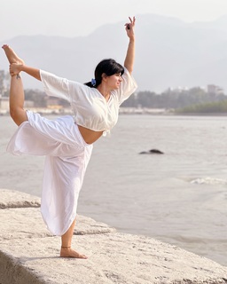 Iris Vatrana feet photo 5