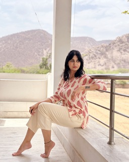 Iris Vatrana feet photo 13