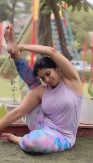 Iris Vatrana feet photo 18