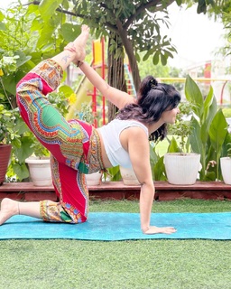 Iris Vatrana feet photo 1