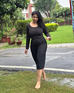 Iris Vatrana feet photo 19