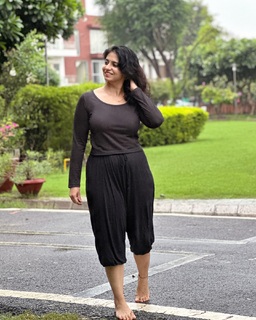 Iris Vatrana feet photo 18