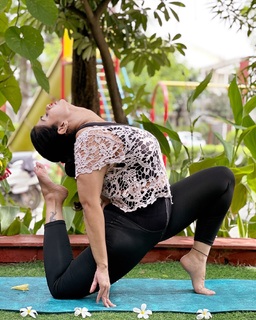 Iris Vatrana feet photo 1