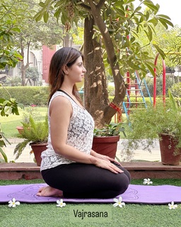 Iris Vatrana feet photo 8