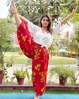 Iris Vatrana feet photo 14