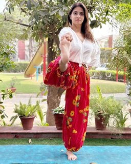 Iris Vatrana feet photo 9
