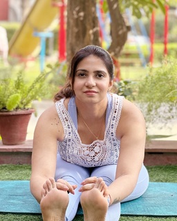 Iris Vatrana feet photo 12