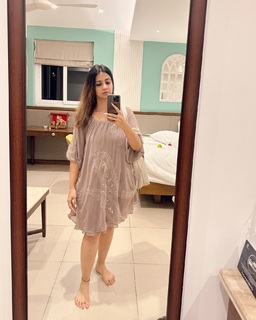 Iris Vatrana feet photo 8