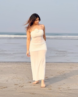 Iris Vatrana feet photo 4