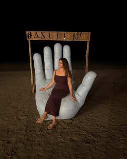 Iris Vatrana feet photo 4