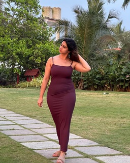 Iris Vatrana feet photo 2