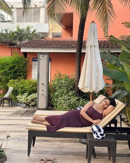 Iris Vatrana feet photo 1