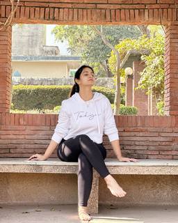 Iris Vatrana feet photo 18