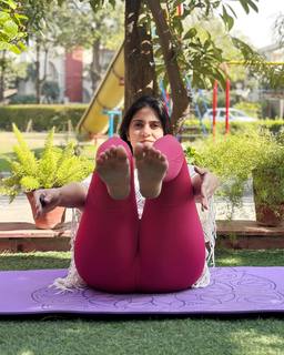 Iris Vatrana feet photo 1