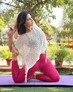 Iris Vatrana feet photo 17