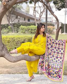Iris Vatrana feet photo 10