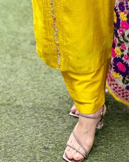 Iris Vatrana feet photo 8