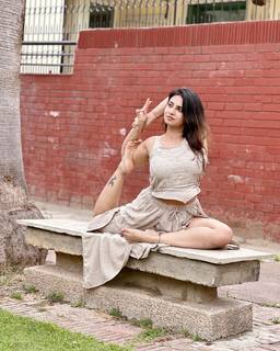 Iris Vatrana feet photo 10