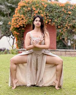 Iris Vatrana feet photo 9