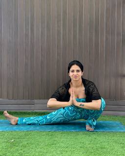 Iris Vatrana feet photo 19