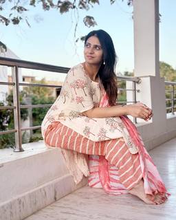 Iris Vatrana feet photo 14
