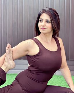 Iris Vatrana feet photo 20