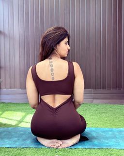 Iris Vatrana feet photo 15