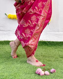 Iris Vatrana feet photo 13