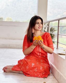 Iris Vatrana feet photo 8