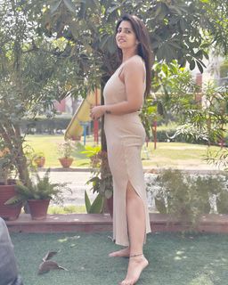 Iris Vatrana feet photo 16