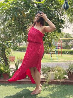 Iris Vatrana feet photo 3