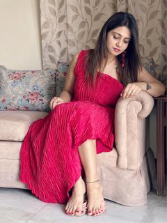 Iris Vatrana feet photo 1