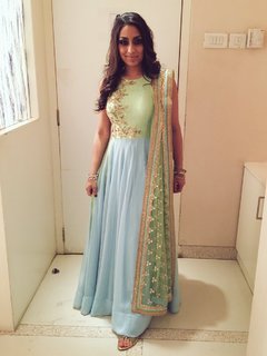 Isa Guha feet photo 17