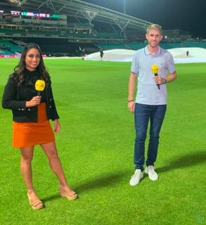 Isa Guha feet photo 2