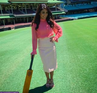 Isa Guha feet photo 12