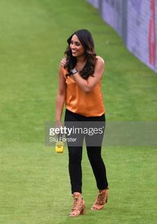 Isa Guha feet photo 7