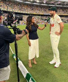 Isa Guha feet photo 3