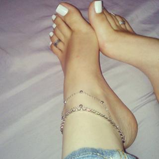 Isa Pes feet photo thumbnail