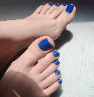 Isa Pes feet photo thumbnail