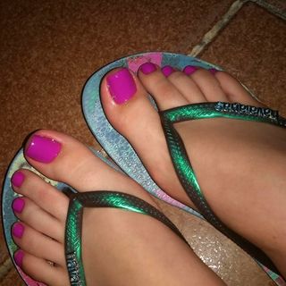 Isa Pes feet photo thumbnail