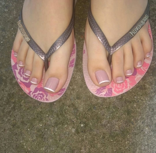 Isa Pes feet photo thumbnail