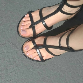 Isa Pes feet photo thumbnail